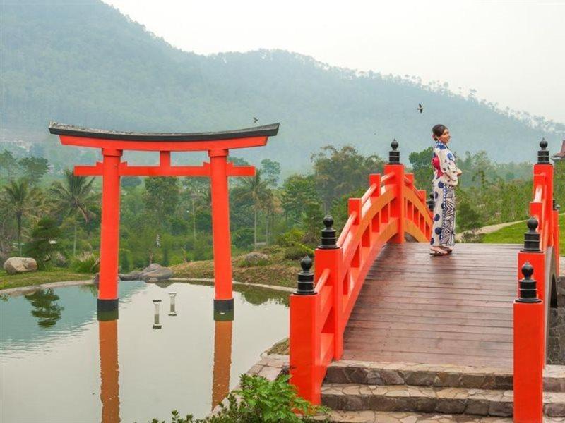 The Onsen Hot Spring Resort Batu  Εξωτερικό φωτογραφία