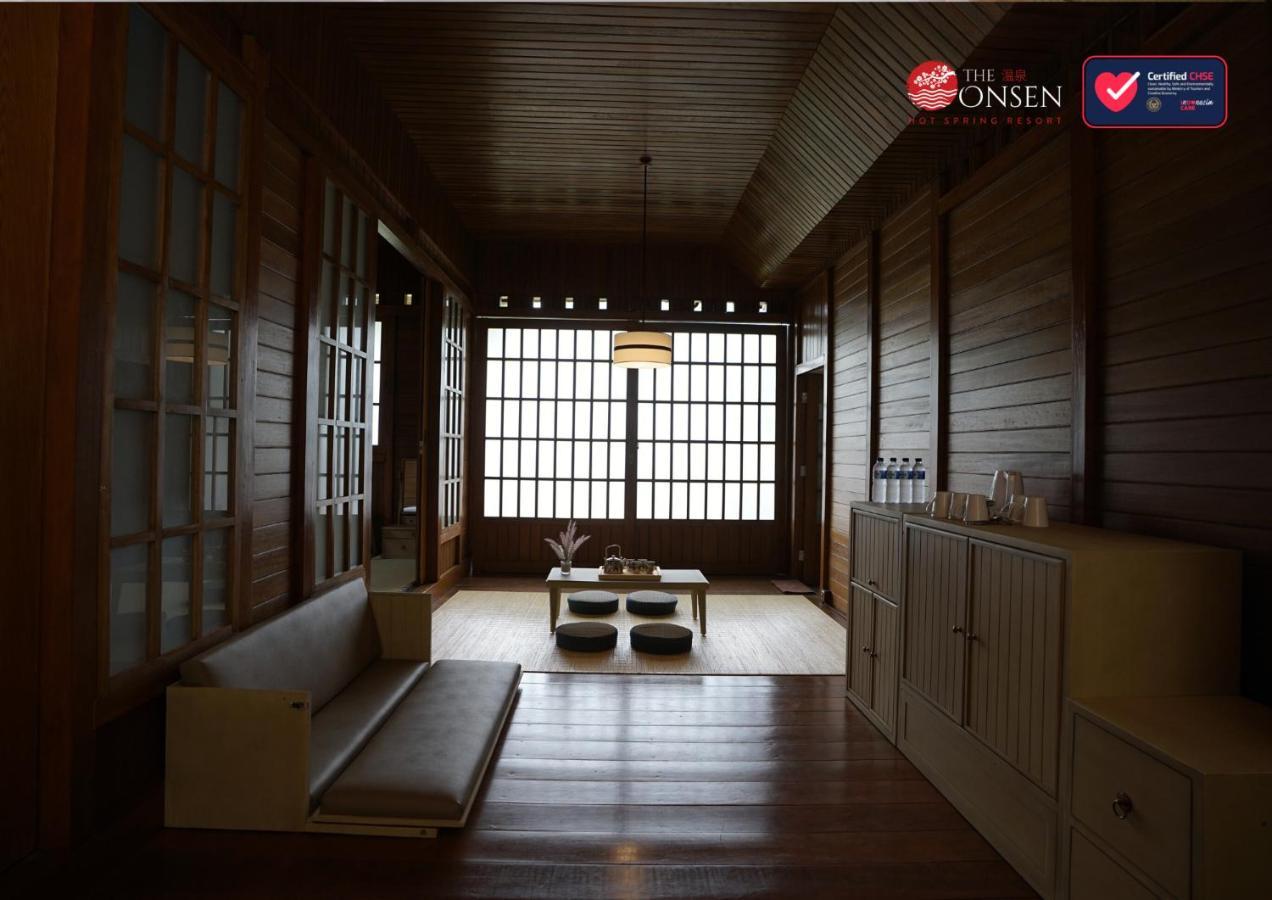 The Onsen Hot Spring Resort Batu  Εξωτερικό φωτογραφία
