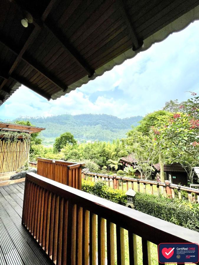 The Onsen Hot Spring Resort Batu  Εξωτερικό φωτογραφία