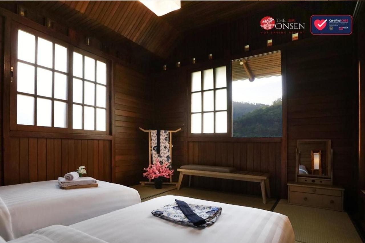 The Onsen Hot Spring Resort Batu  Εξωτερικό φωτογραφία